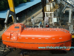 130 Persons SOLAS Approval F.R.P Totally Enclosed Lifeboat