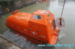 BV Approval Cargo Version 5.0m with 20 persons FRP Totally Enclosed Lifeboat With Davit